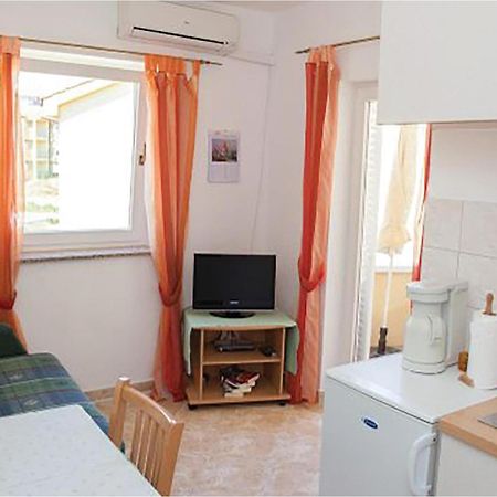 1 Bedroom Beautiful Apartment In 马林斯卡 外观 照片