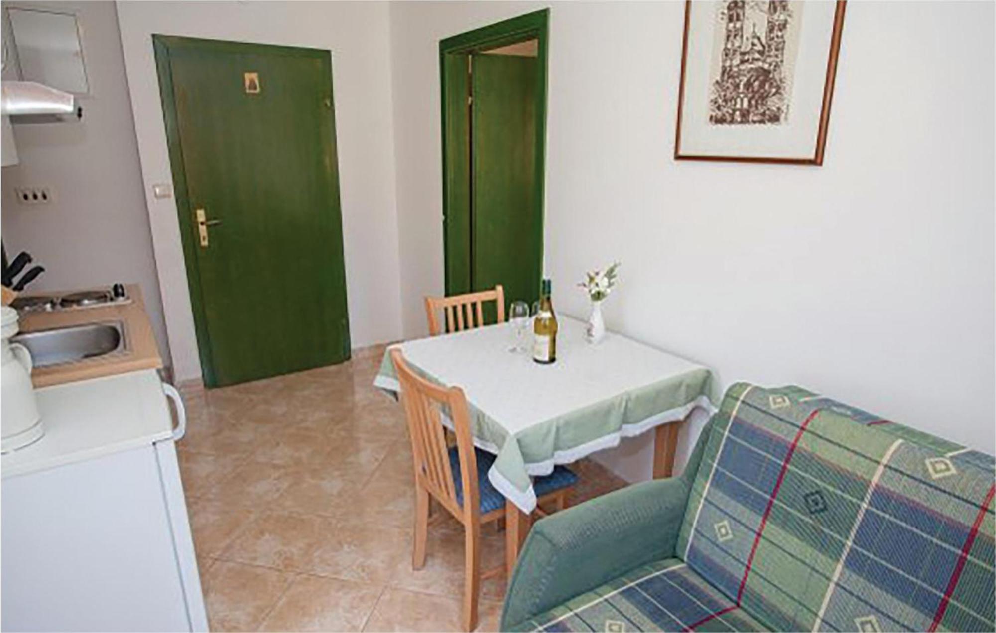 1 Bedroom Beautiful Apartment In 马林斯卡 外观 照片