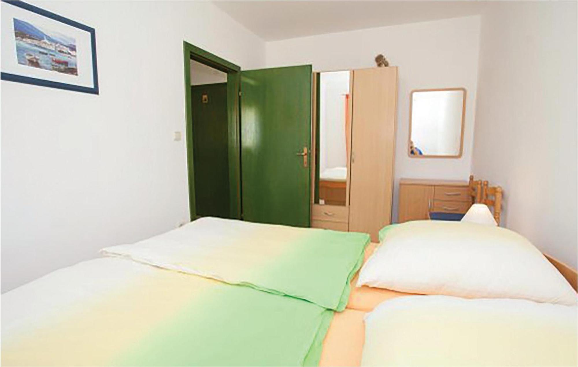 1 Bedroom Beautiful Apartment In 马林斯卡 外观 照片